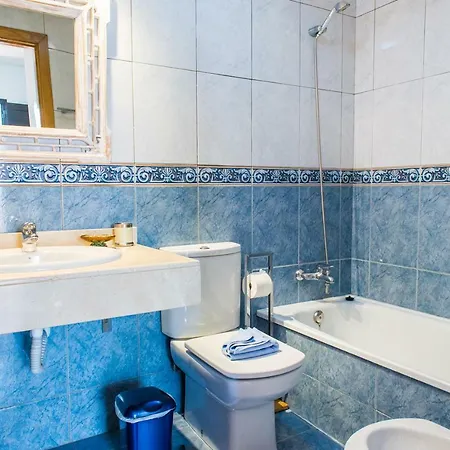 Holiday White With Pool And 500m To Sea Villa