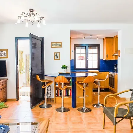 Holiday White With Pool And 500m To Sea Villa Corralejo